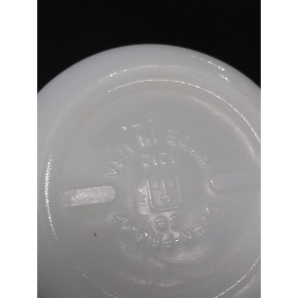 Vintage Anchor Hocking Milk glass D handled Mug - Picture 4 of 7